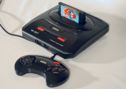 Sega Mega Drive 2 je najpoznatija, tj. najprodavanija verzija konzole za koju i nas vezuju najlepša sećanja